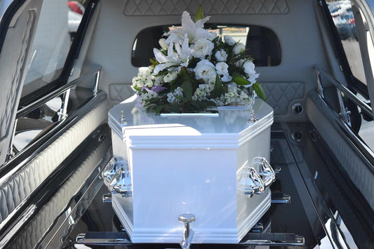 Memorial VS Funeral: Must Know Differences Before Planning a Service