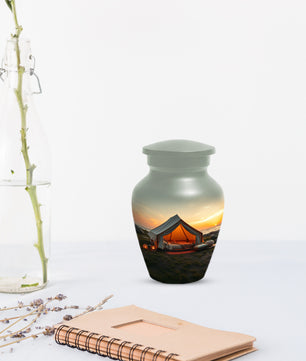 Camping Memorial Urn for Ashes – Personalized Sunset Glamping Cremation Urn for Mom& Dad